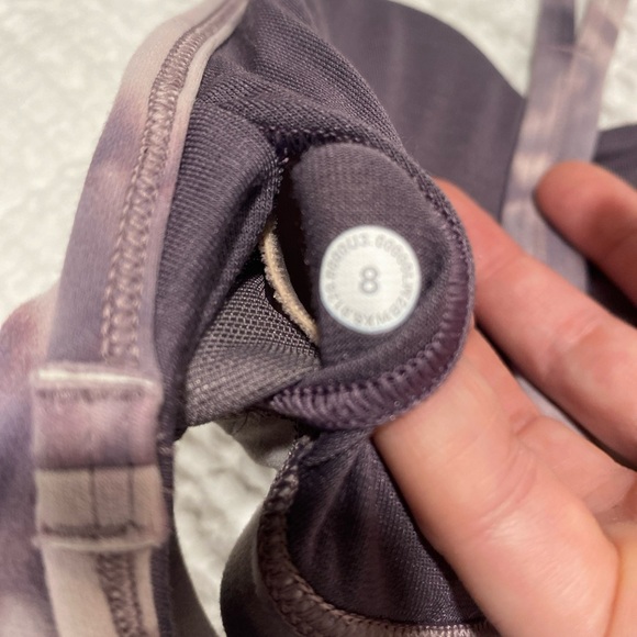Lululemon diamond dye flow y Nulu bra size 8 purple - Picture 6 of 8